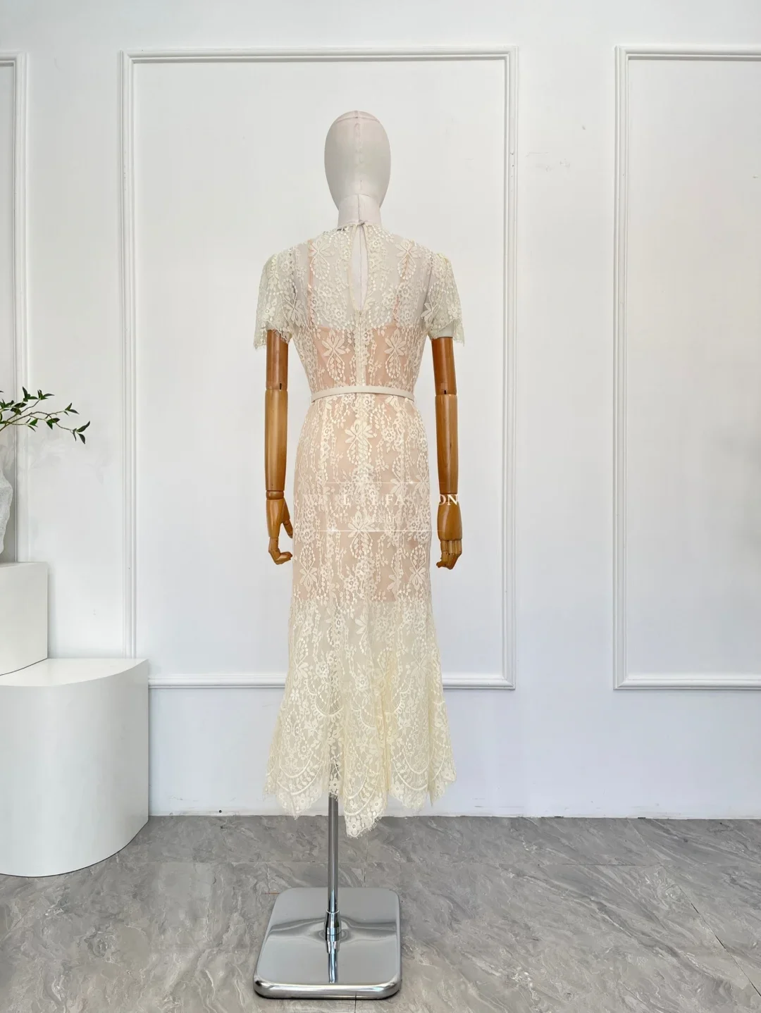 

White Short Sleeve Pearl Diamonds Lace Midi Dress