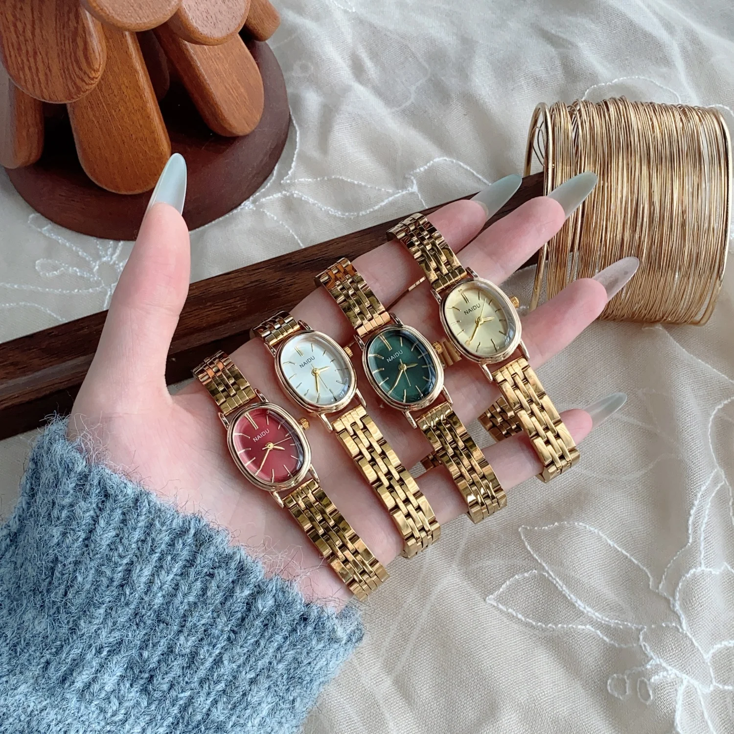 

Модные золотые кварцевые женские наручные часы с маленьким овальным циферблатом, женские часы со стальным ремешком, женские часы, подарок Reloj