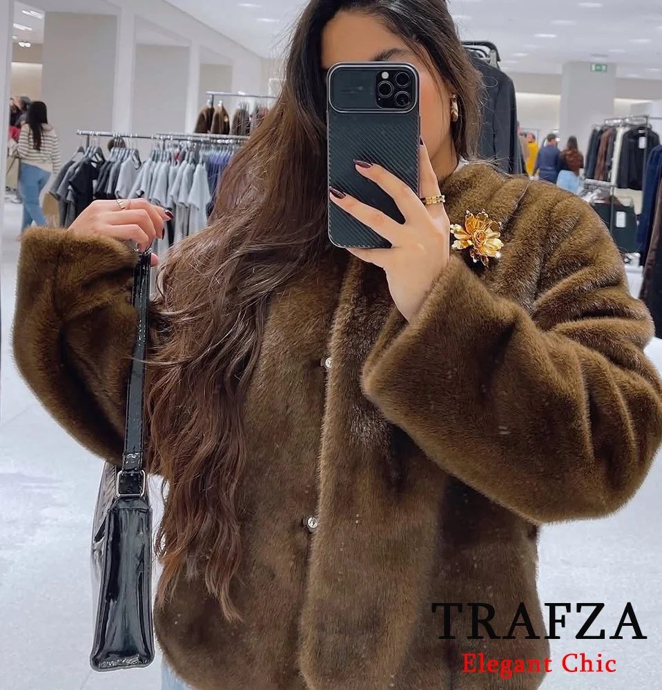 

TRAFZA Vintage Fur-Effect Coat Women's Faux Fur Brooch-Decorated Slim Coat New 2024 Fashion Fall Winter Elegant Casual Coat