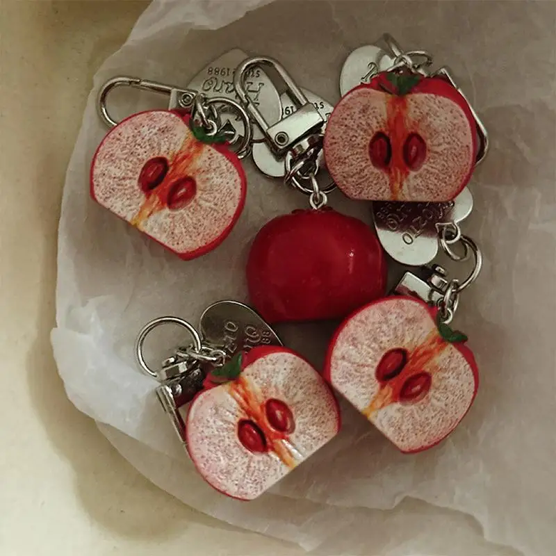 Lebendiger 3D Roter Tomaten-Schlüsselanhänger, Leichter Harz-Fruchtanhänger, Mini-Anhänger für Handyhülle, Handtasche, Geschenk für Mädchen – Detail 11