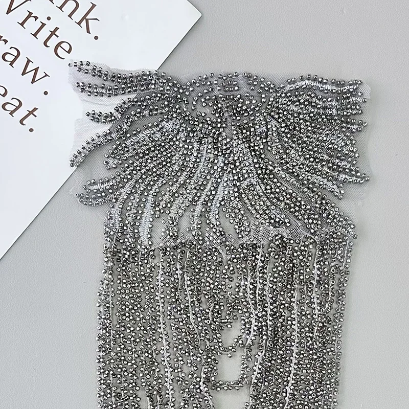 2 pezzi ornamenti per spalle con paillettes abito da sposa abbigliamento da prestazione catena con nappe spalline alla moda toppa da cucito ricamata