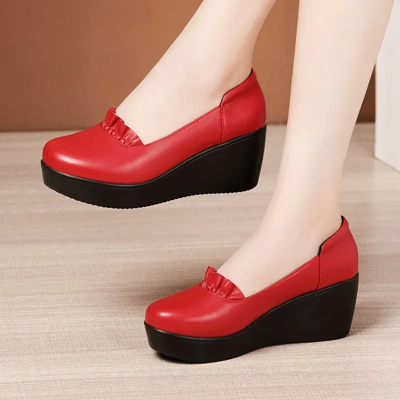 Sepatu Wedges kulit wanita, Kasut Pump Wedges Platform hak 2025 musim semi lembut mulut dangkal ukuran besar 32-43 6cm