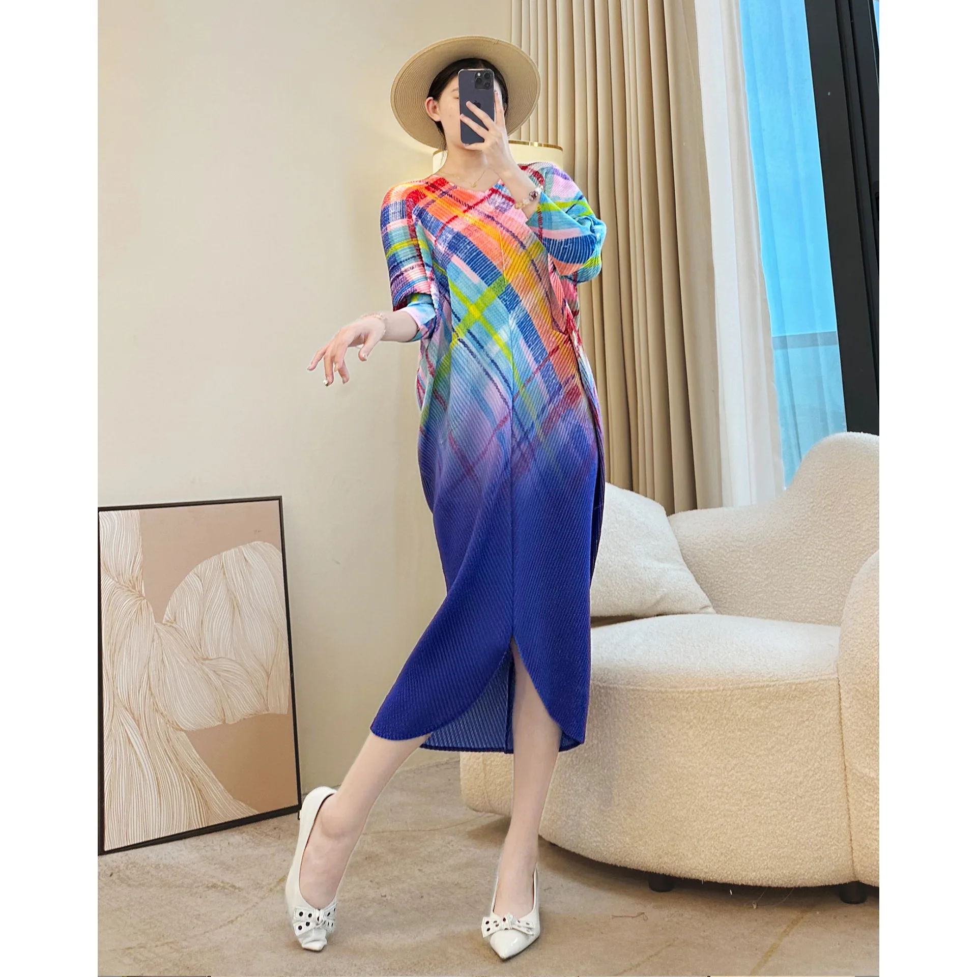 

Miyake Pleated Dress Women 2025 Autumn New Color-blocked Printed Round Neck Long-sleeved Slit Fashionable and Elegant Long Skirt
