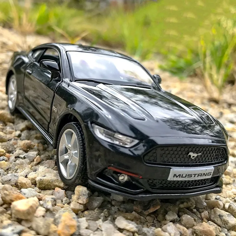 Ford Mustang Diecast Metal modelo de carro esportivo, alta simulação, puxar, coleção de carros de brinquedo, liga, presente infantil, 1:36