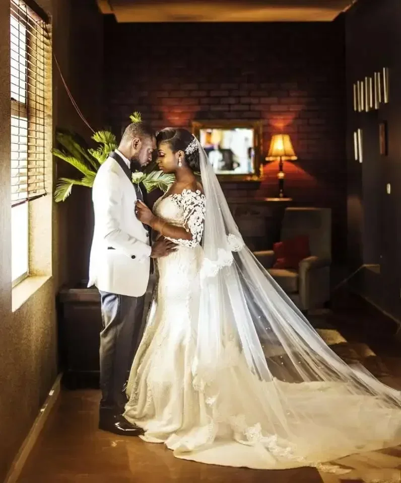 Aangepaste prachtige scoop Afrikaanse geappliceerde kant kralen bruidsjurken plus size trompet zeemeermin bruidsjurken met lange mouwen