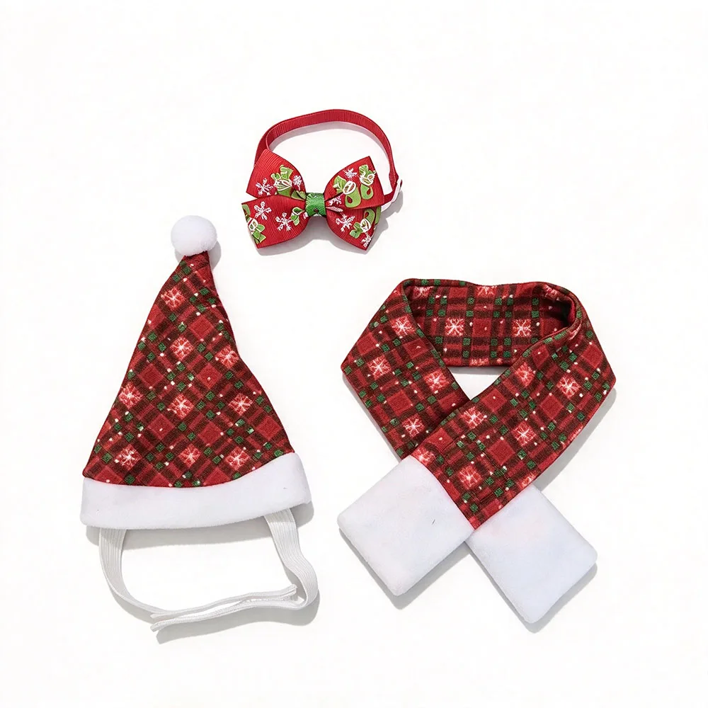 3-delige kerstset voor huisdieren, bestaande uit een kerstmuts, een strik en een sjaal, en een geruite kerstdecoratie voor katten en honden.