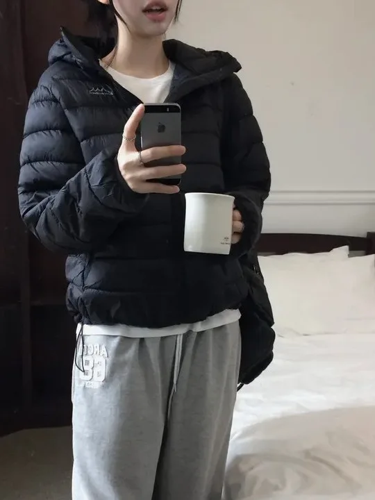 سترة شتوية نسائية على الطراز الكوري، خفيفة الوزن بأكمام طويلة وغطاء للرأس، معطف خارجي نحيف بتصميم عصري وأنيق