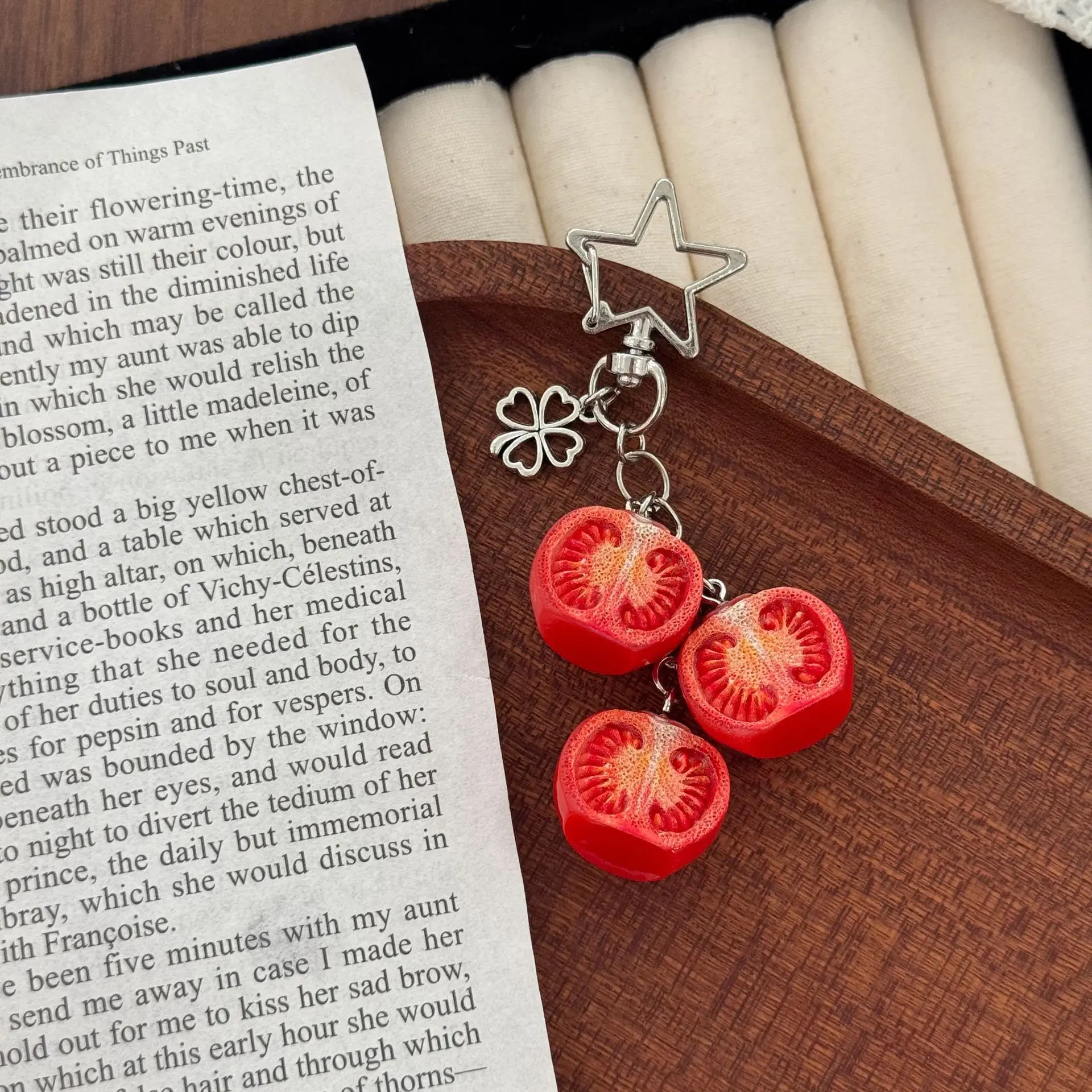 Creative 3D String Tomato Keychain Vegetable Green Red Tomato Fruit Key Chain  Friends Couple Bag Car Hanging Decorative Gift