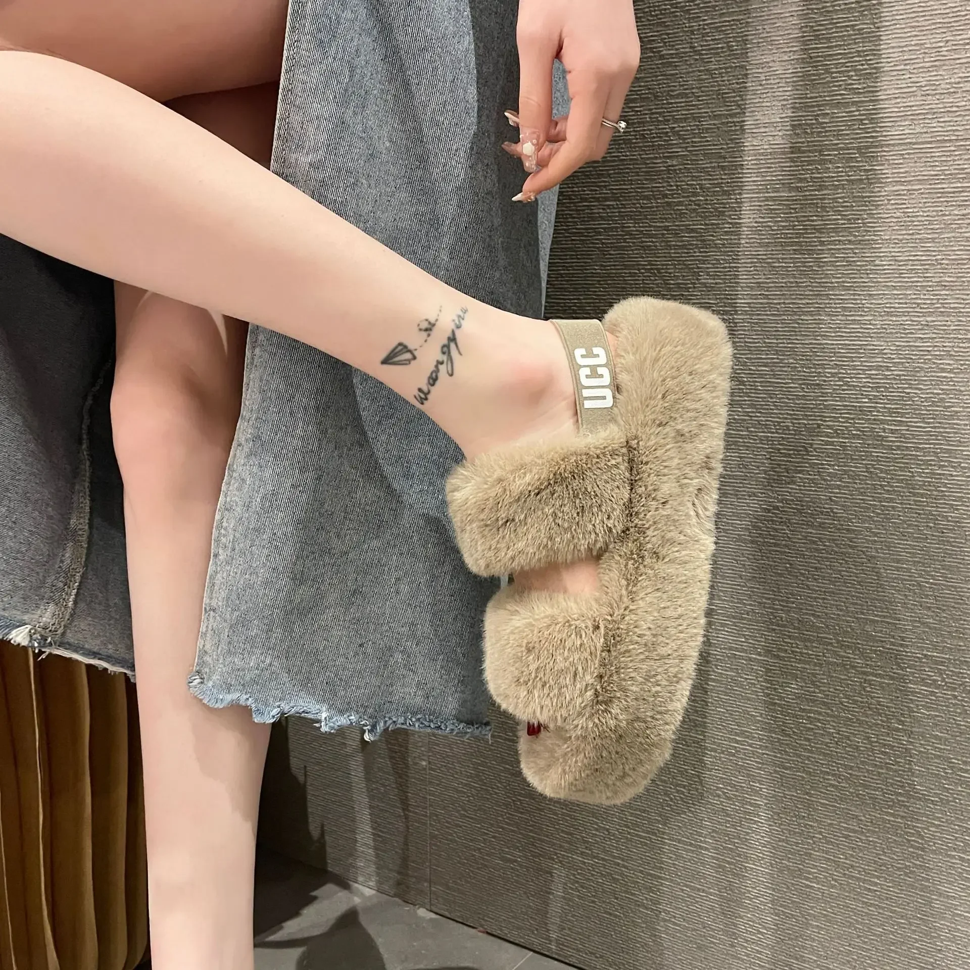 Winter Candy Color Thick Bottom Non-slip Home Cotton Slippers Big Size Casual Hairy Slippers Women Fashion Versatile Warm Shoes