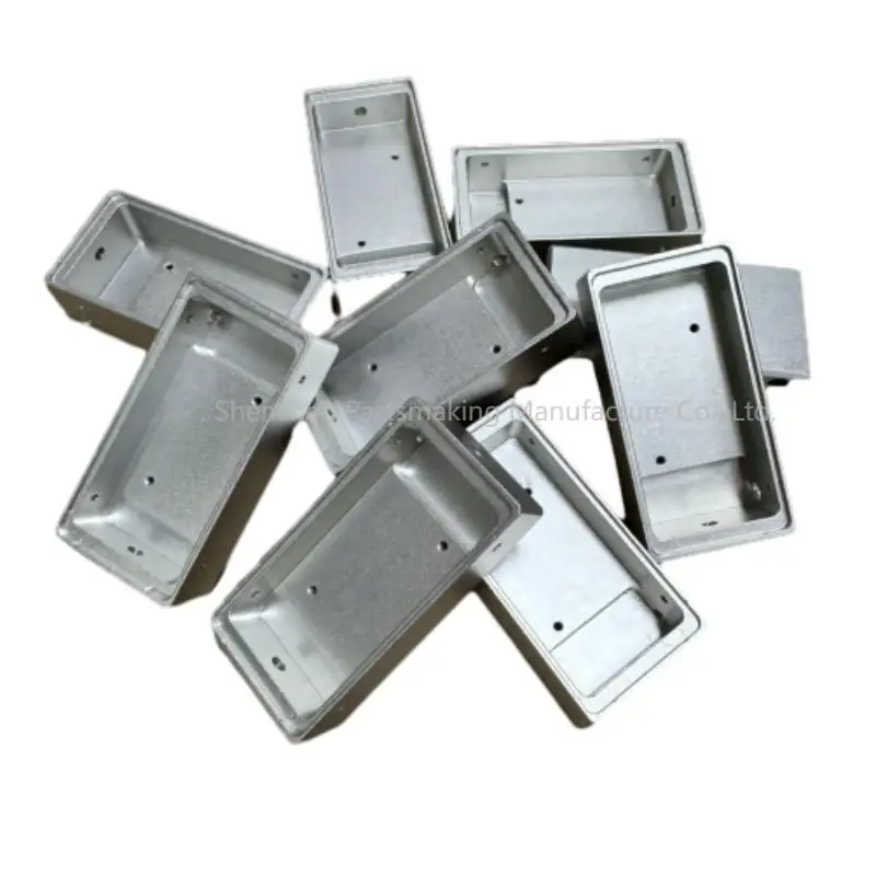 Компоненты радиоуправляемого автомобиля и модели из анодированного алюминия