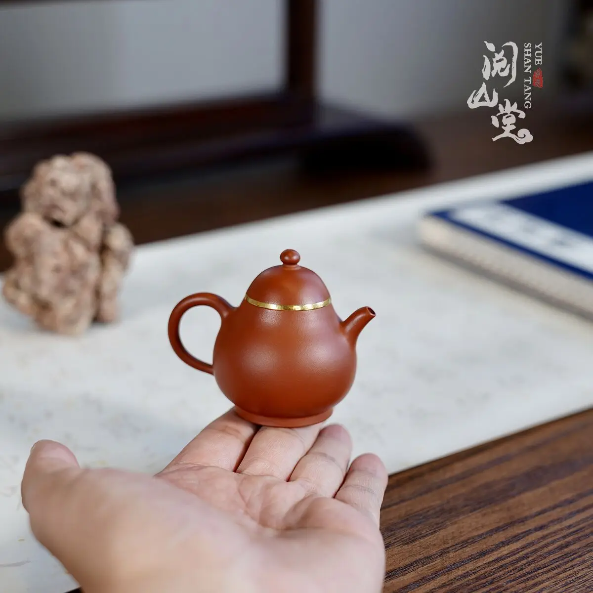 

Yueshan Hall | Gupan Finger Sand Series Ultra Mini Pot Zhao Zhuang Pure Raw Zhu Ni Yin Fully Handmade