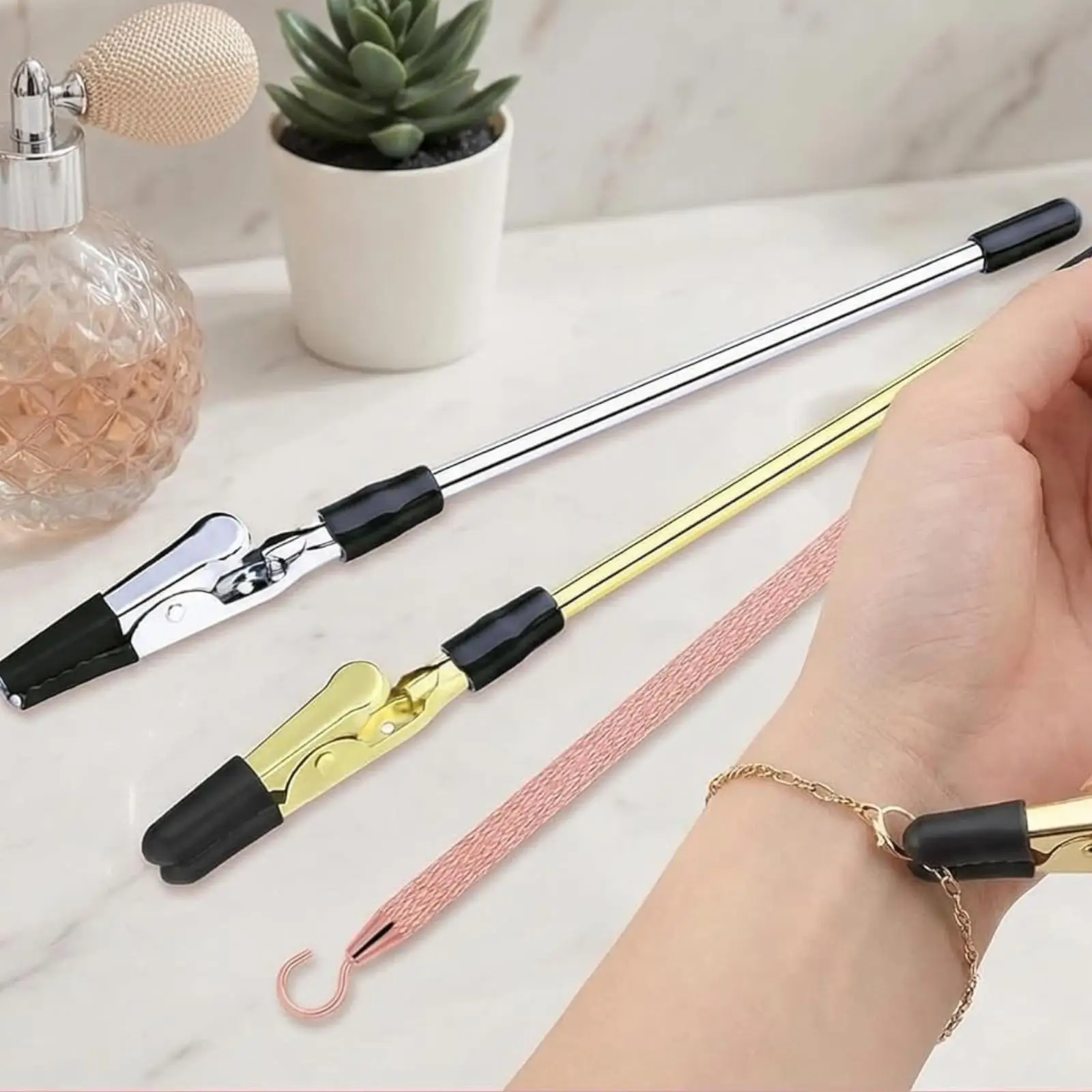 Bracelet Wearing Aid Tool Set Includes Pink Cord and Clamp Design for Fastening String Bracelets and Rope Bracelet Lovers