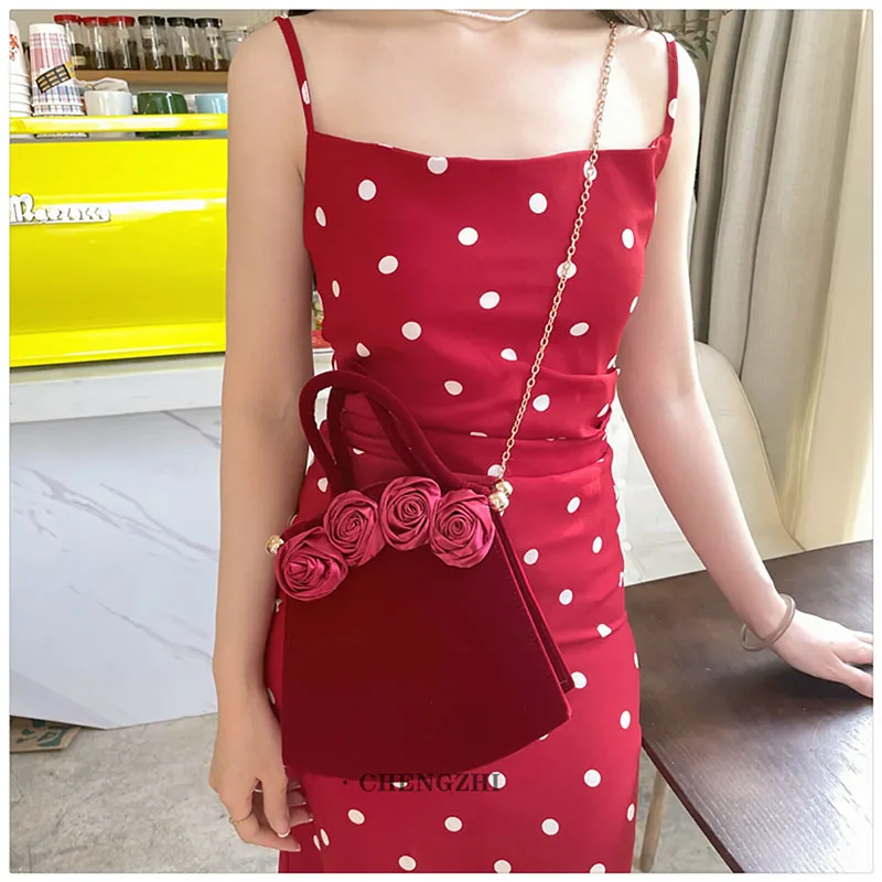 Retro Red Velvet Handbag Temperament Rose Flower Design Chain Crossbody Bag Bridal Wedding Bag Light Luxury High-end Commute Bag