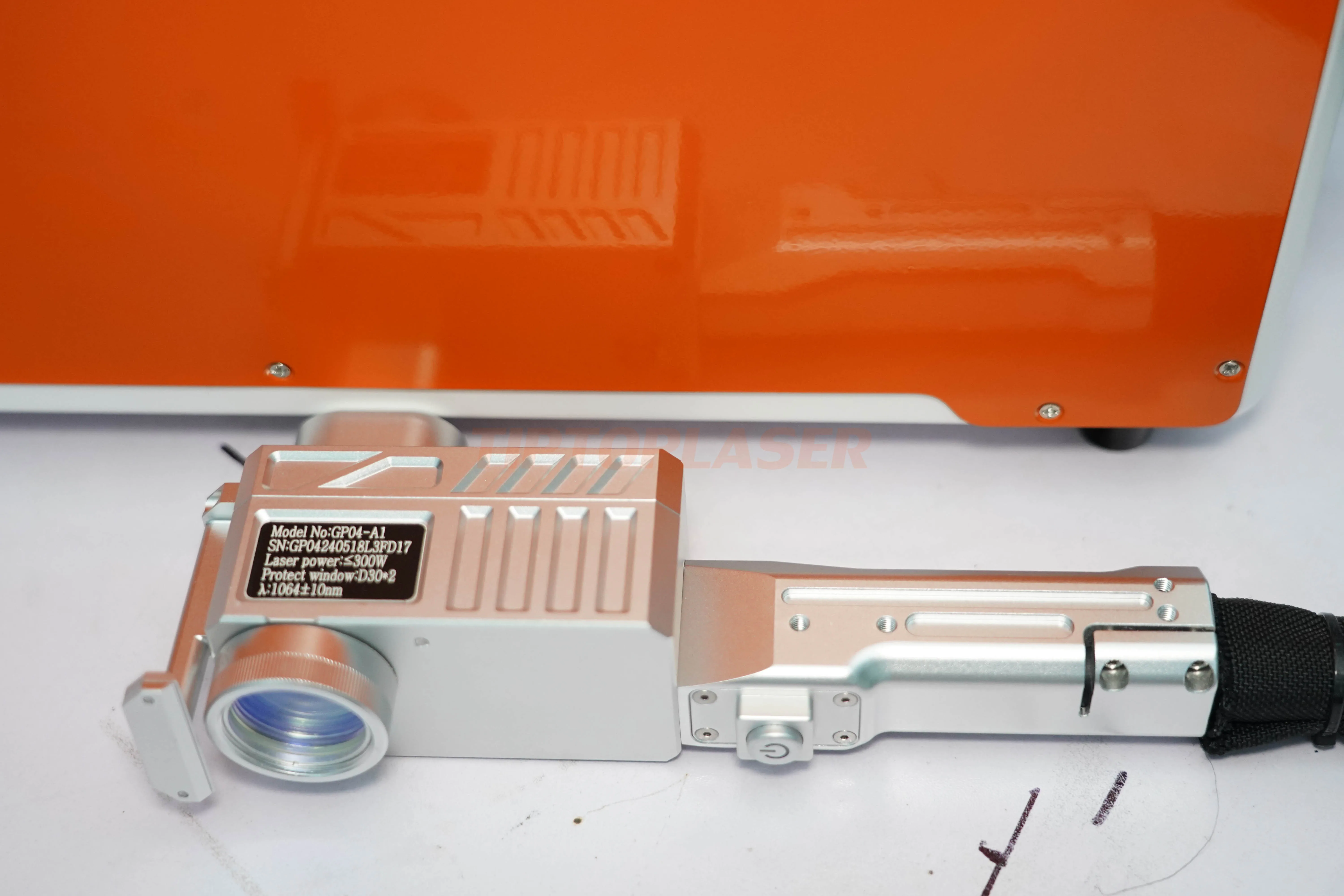 CHKJ-2025NEWポータブルマックスタイプトップファイバーレーザー洗浄機 錆・塗料除去 パルス式木材塗料 小型バックパック型金属粉塵除去