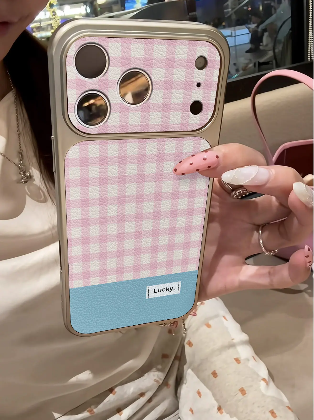 Luxuriöse, rosa gestreifte Handyhülle für iPhone 13 14 15 16 17 Pro Max 17Pro, stoßfeste Hülle mit Lederbezug und Beschichtung. – Detail 9
