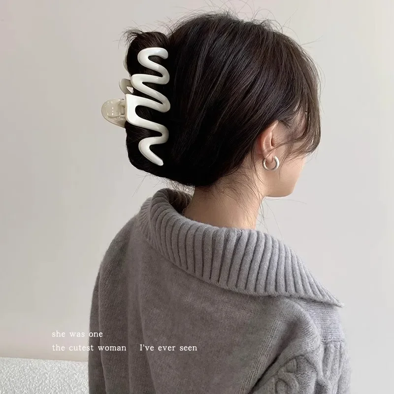 Fashion Solid Color Shark Clip Wave Cross Hair Claw Korean Elegant Geometric Grip Clip Acrylic Ponytail Clip Hair Accessories