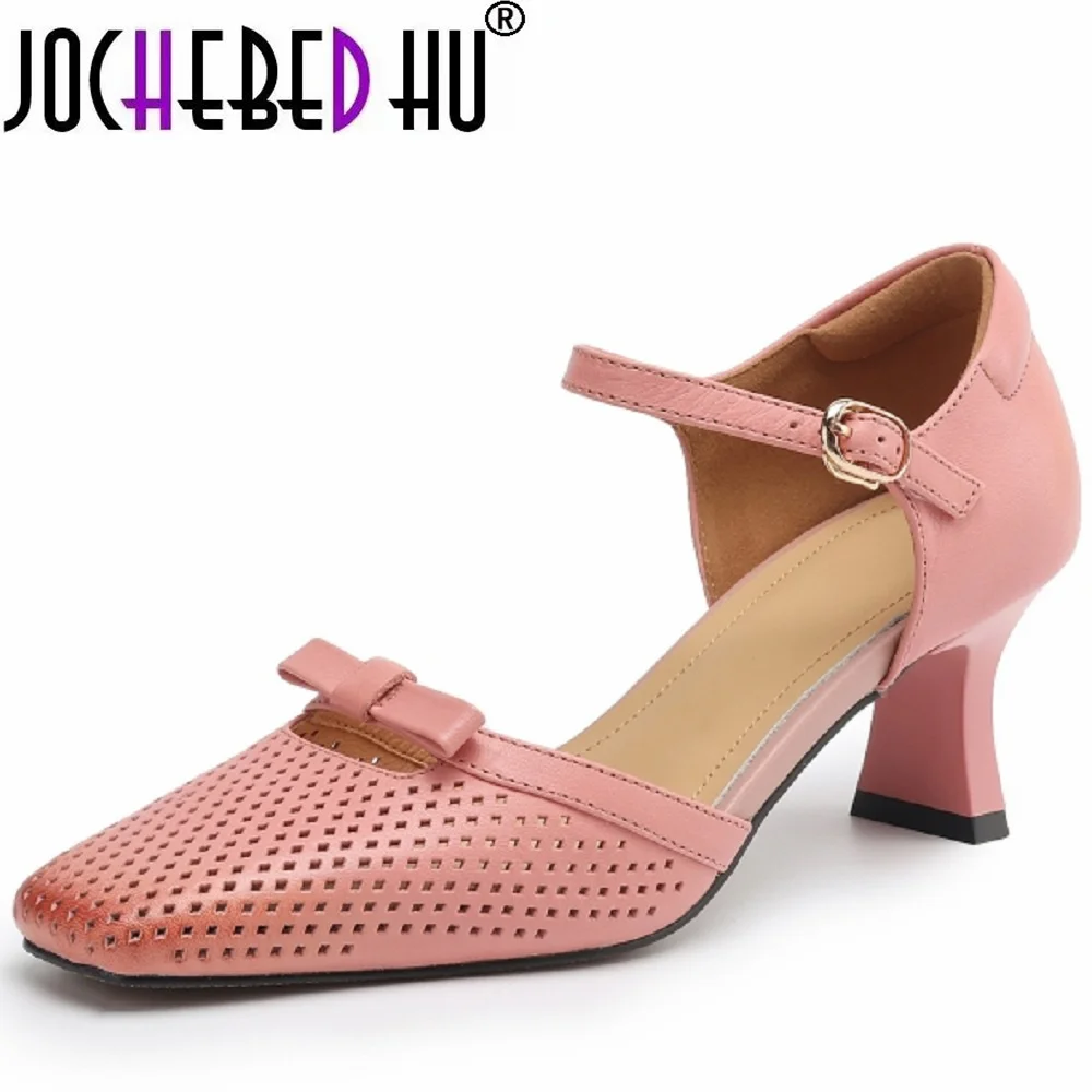 

【JOCHEBED HU】Женские сандалии из коровьей кожи с квадратным носком и милым бантиком, элегантные женские туфли-лодочки на высоком каблуке 34-40