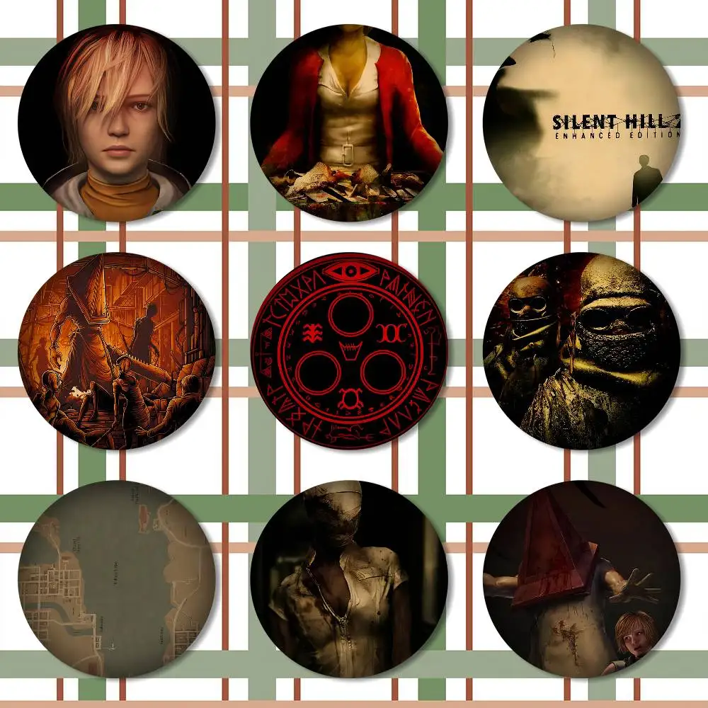 

Круглые броши с героями мультфильмов и фильмов ужасов Silent Hill, 75x75 мм, 25x25 мм, для рюкзаков, рубашек, аксессуары, украшения, значки, подарок для друзей
