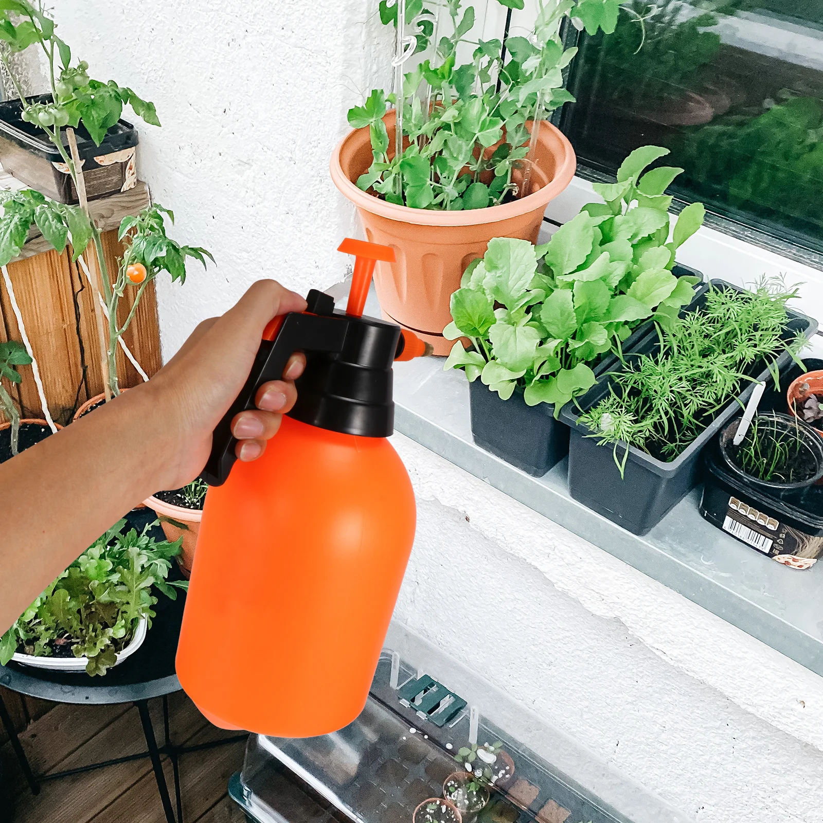 

Portable Watering Pot Durable Plastic Kettle for Garden Balcony Orchard Practical and Long Lasting Pressure Watering Can