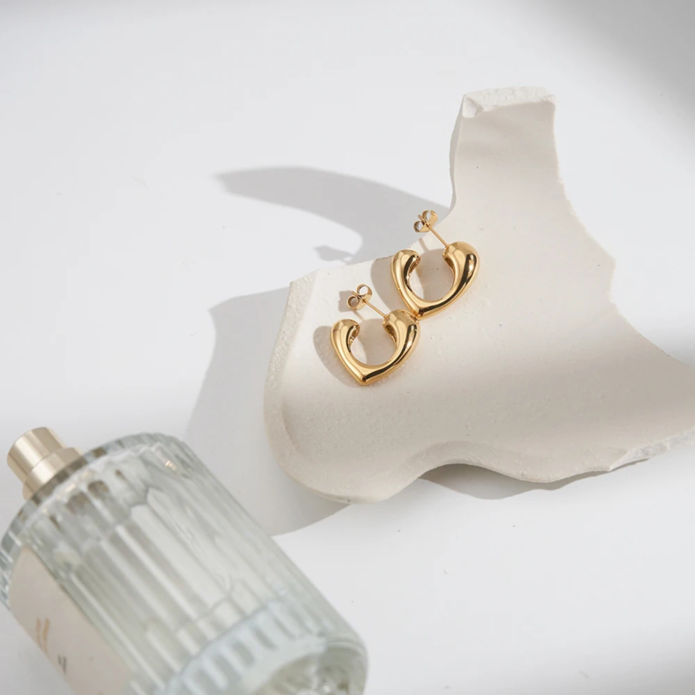 

ENFASHION Glossy Heart Stud Earrings For Women Aretes De Mujer 18K Gold Plated In Earings Fashion Jewelry Everydaywear E241526