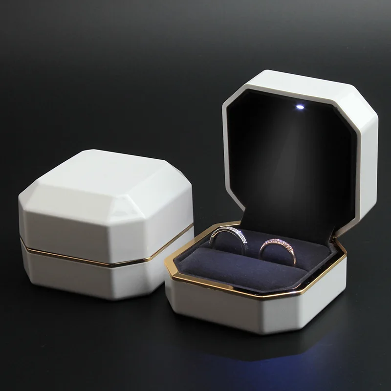 Lacquer Piano Finish Ring Earrings Necklace Pendant Box with LED Light Luxury Plastic Jewelry Organizer Gift Packaging Case