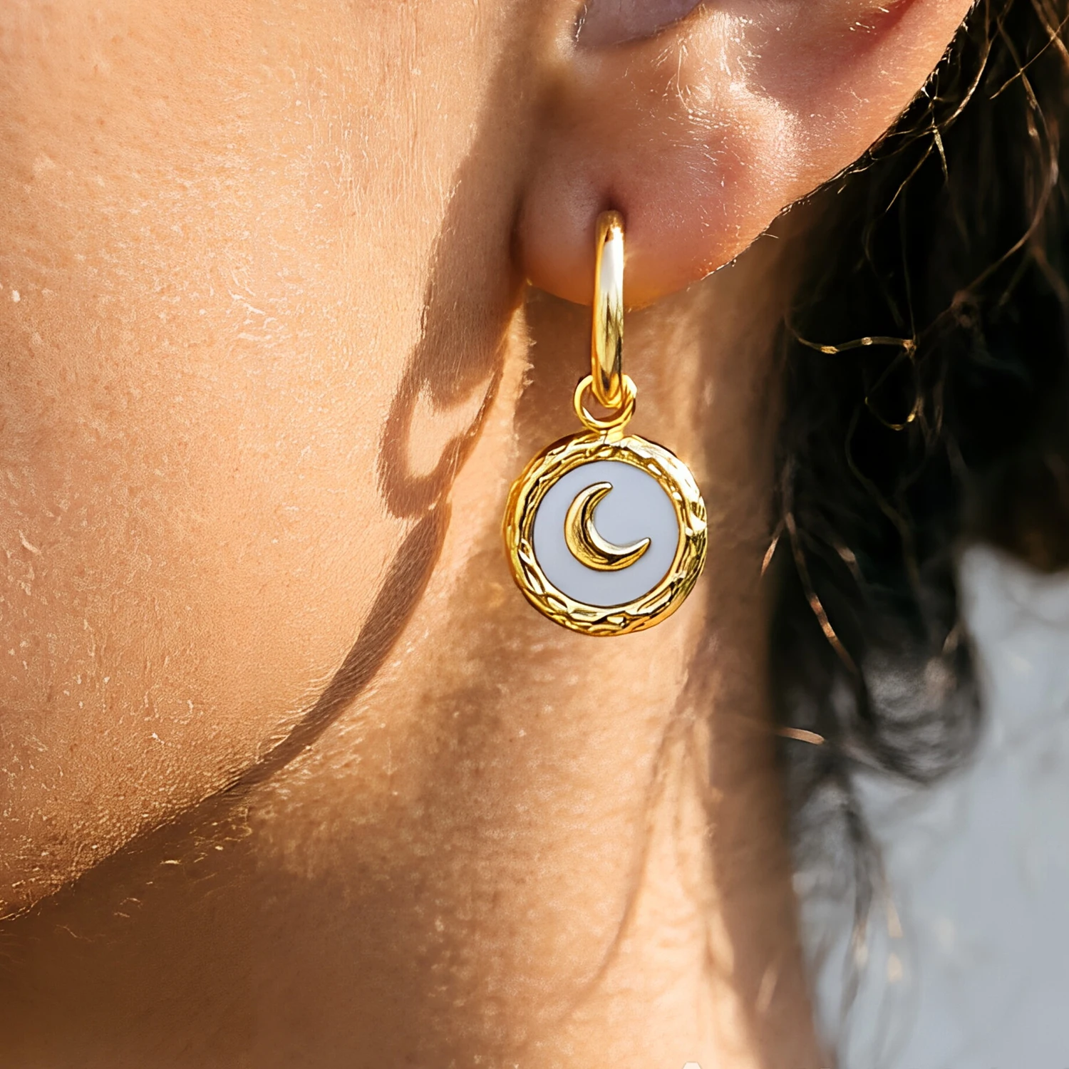 Pendientes de Aro Tipo Huggie de Acero Inoxidable, Hipoalergénicos, Resistentes al Deslustre, Chapados en Oro de 18K, Minimalistas, para Mujeres y Hombres, Joyería para Uso Diario