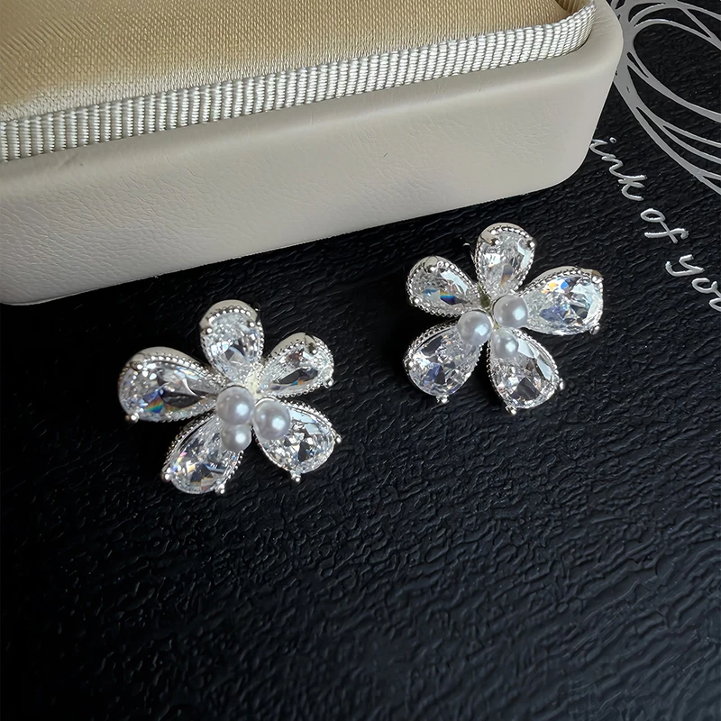 GANPUP Elegante Perlenblütenblätter-Ohrstecker für Damen, für den täglichen Gebrauch, modischer neuer Schmuck, Geschenk für Party und Hochzeit. – Detail 8