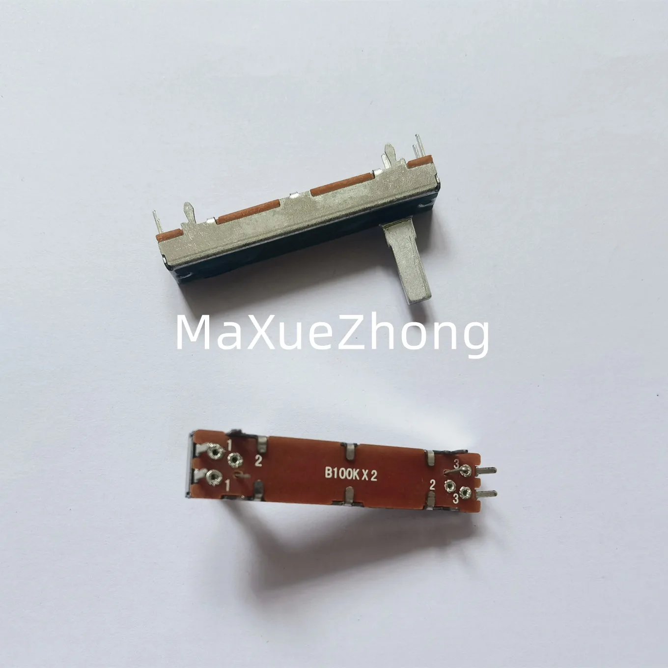 Original new 100% 3021G B100K 45mm 4.5cm straight sliding push-pull potentiometer adjustable light mixer faders (SWITCH)