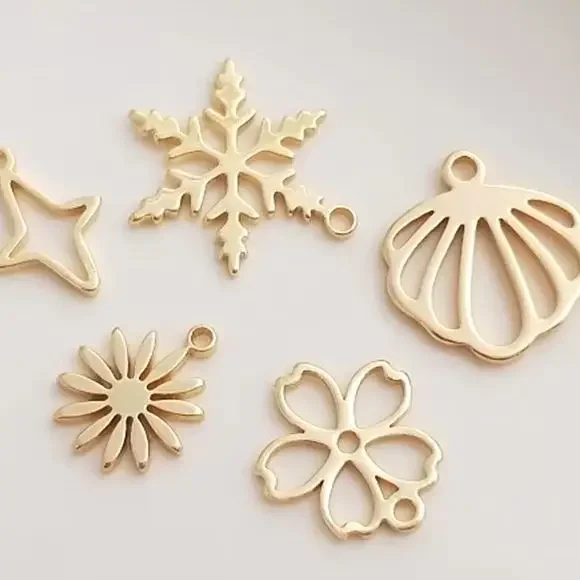 14K vergulde kersenbloesem ster madeliefje sneeuwvlok hanger DIY sieraden componenten voor armbanden oorbellen