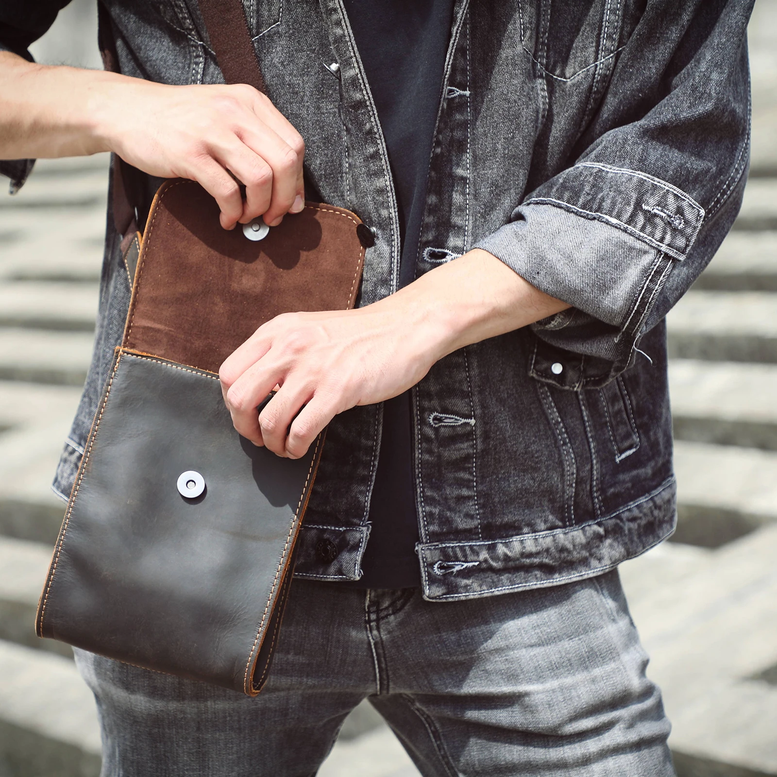 Vintage Echtleder Herren-Umhängetasche aus Crazy-Horse-Leder, Mini-Handytasche für Schlüssel und Karten – Detail 5