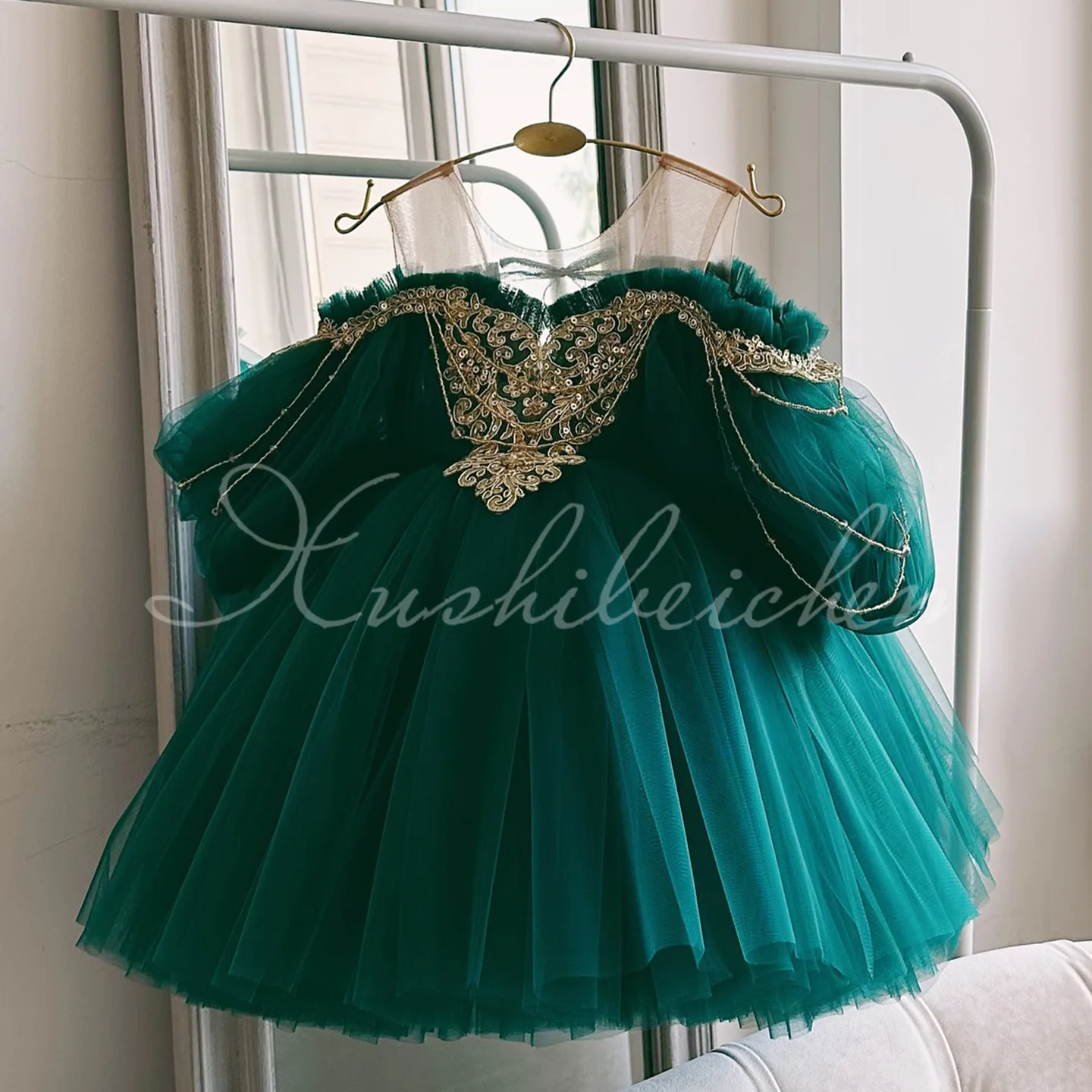 

Flower Girls Dress Emerald Green Tulle Tutu Dress - Gold Embroidery Off-Shoulder Birthday Princess Pageant Party Gown