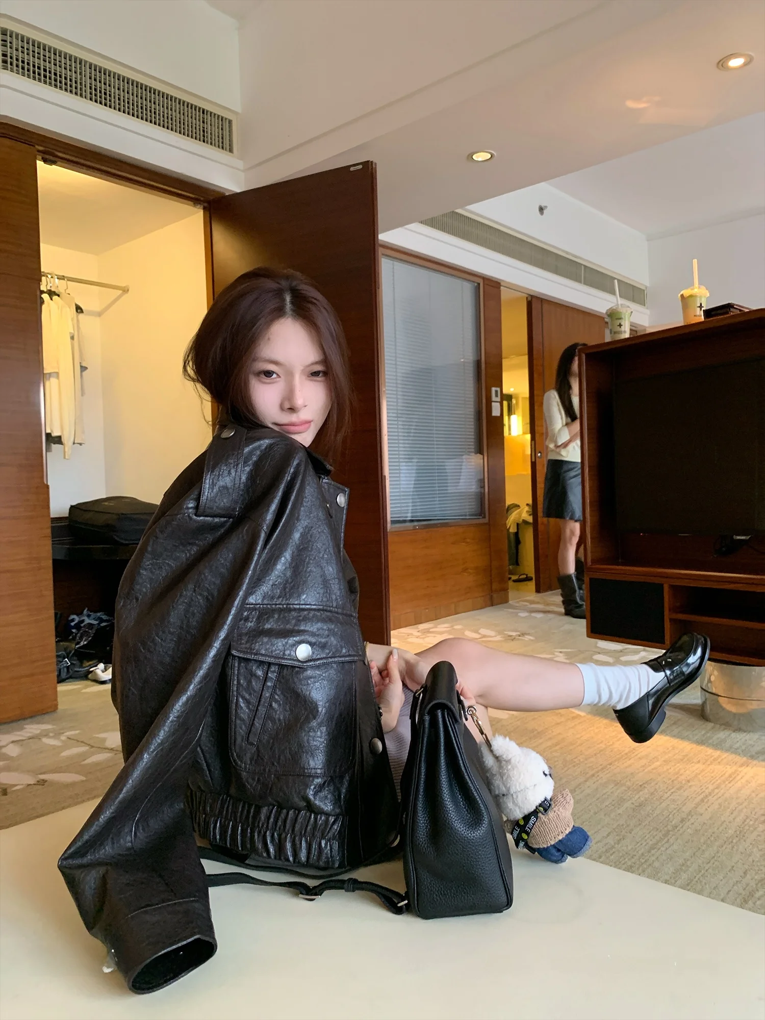 

American Retro Motorcycle Leather Jaet Women's Cool Loose Metal Bule Jaet Top SUONE Faionable Autumn Outerwear