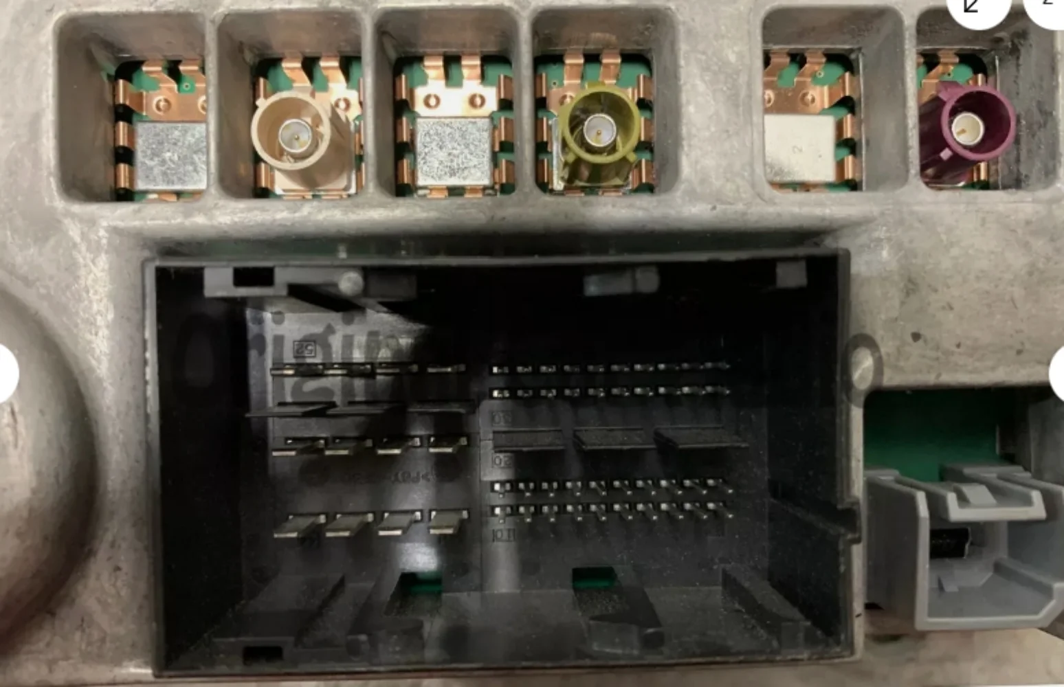 16 - 18 Dodge Durango OEM UConnect 8.4 Media Touch Screen Navigation Receiver