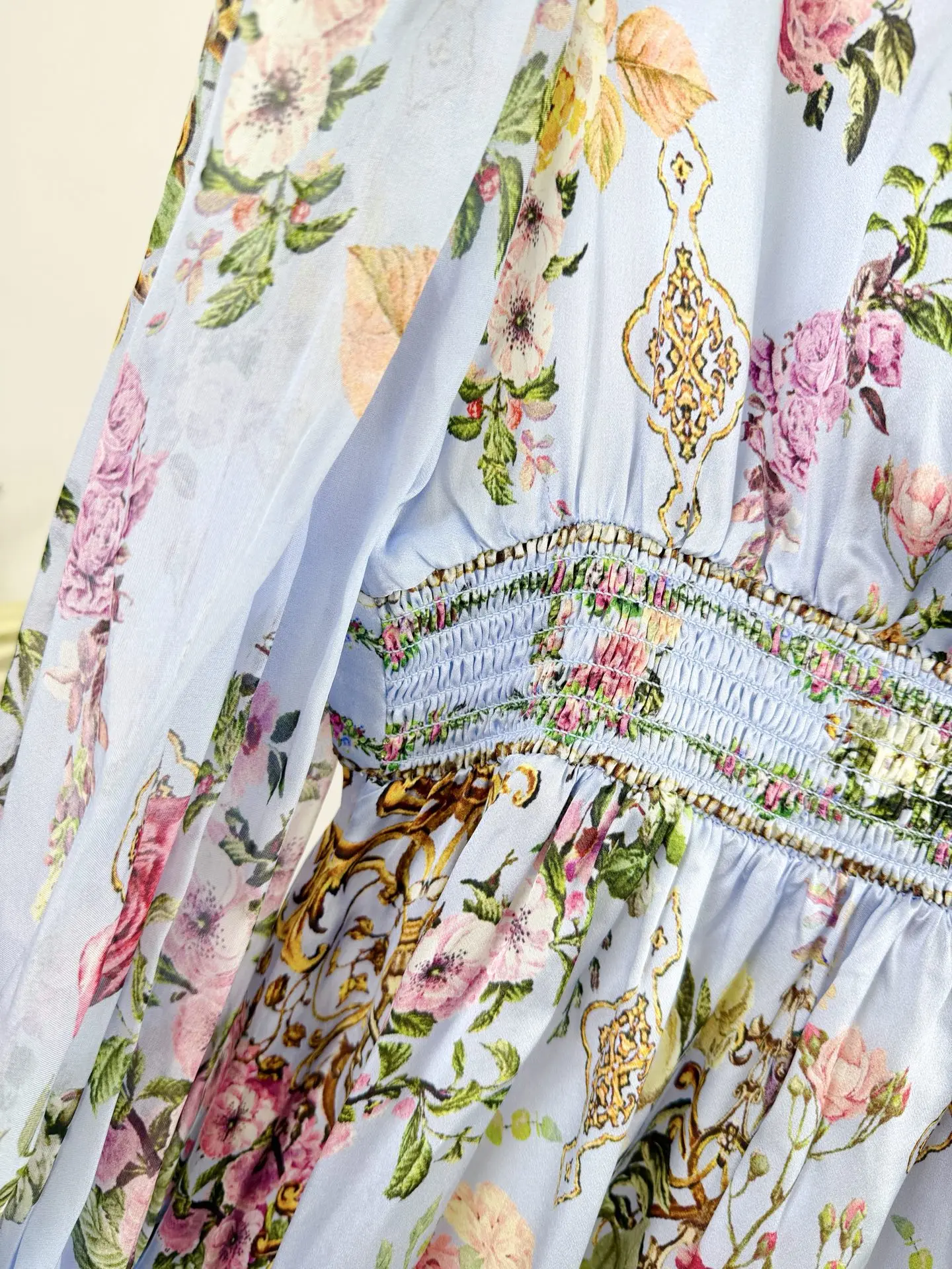 ชุดมินิเดรสผ้าไหมแท้ 100% ประดับคริสตัล ลายดอกไม้ คอวี แขนยาว เอวสูง สำหรับงานปาร์ตี้ สีฟ้า