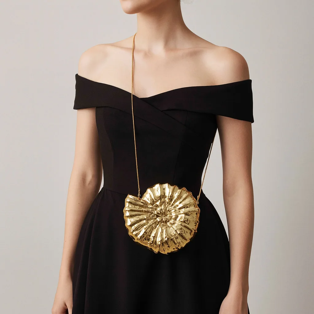Snail Bag Iron Box Clutch Bag Fashion Personality Celebrity Dinner
