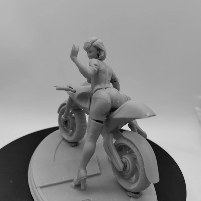 

Масштаб 1/24, фигурка из смолы, женский мотоциклист, сборная модель, комплект в разобранном виде, неокрашенная игрушка для 3D-печати 392
