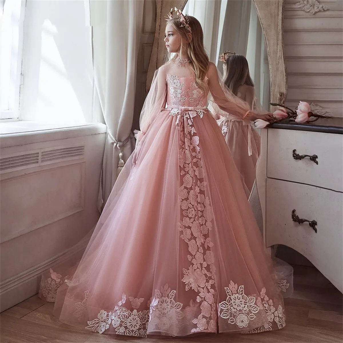 

Gorgeous Pink Flower Girl Dresses Tulle Lace Applique Trailing Princess Wedding Party First Communion Dresses Birthday Gowns