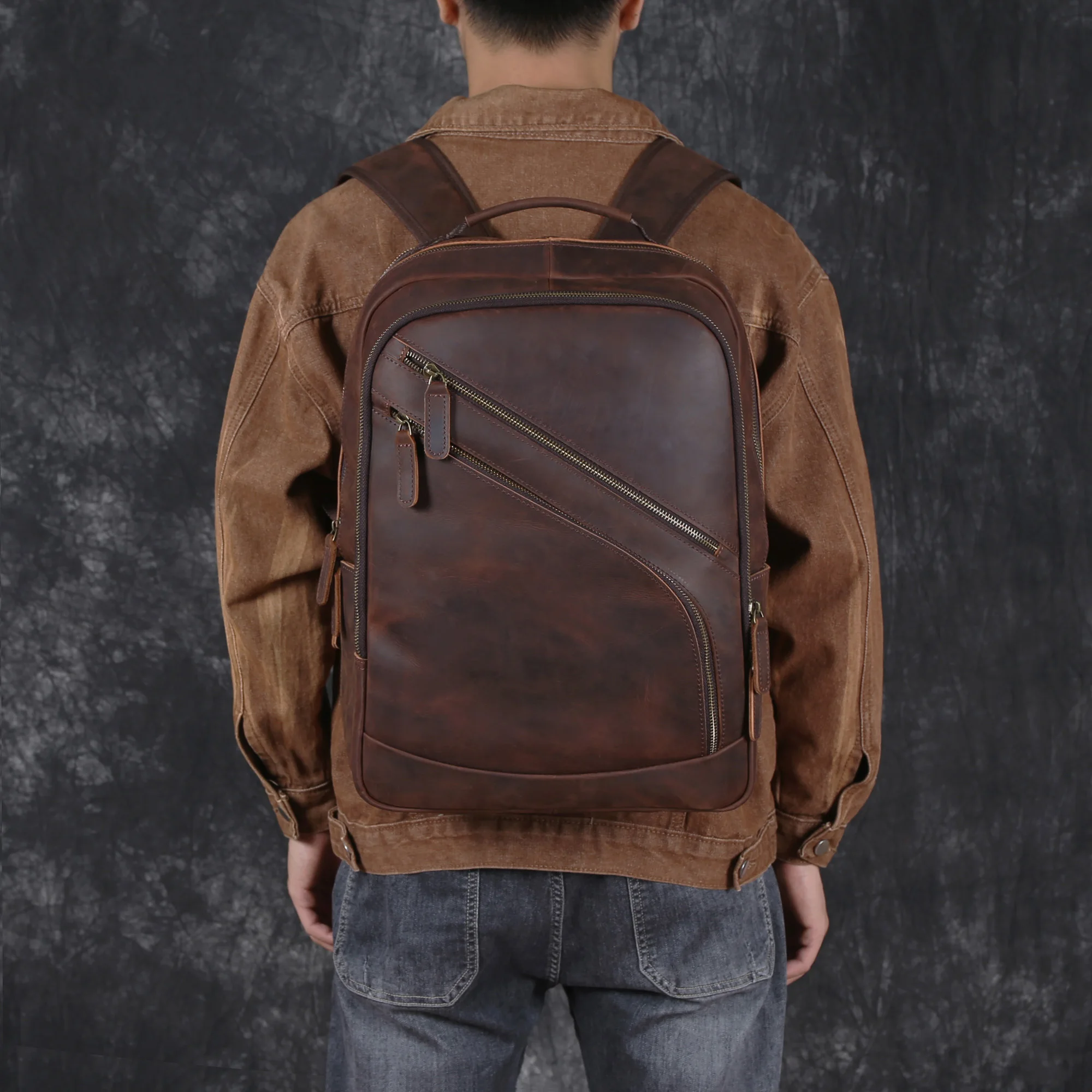 Leather Backpack Men\'s Backpack Top Layer Cowhide Computer Bag Large Capacity Hiking Bag Retro Travel Bag Fashion Schoolbag