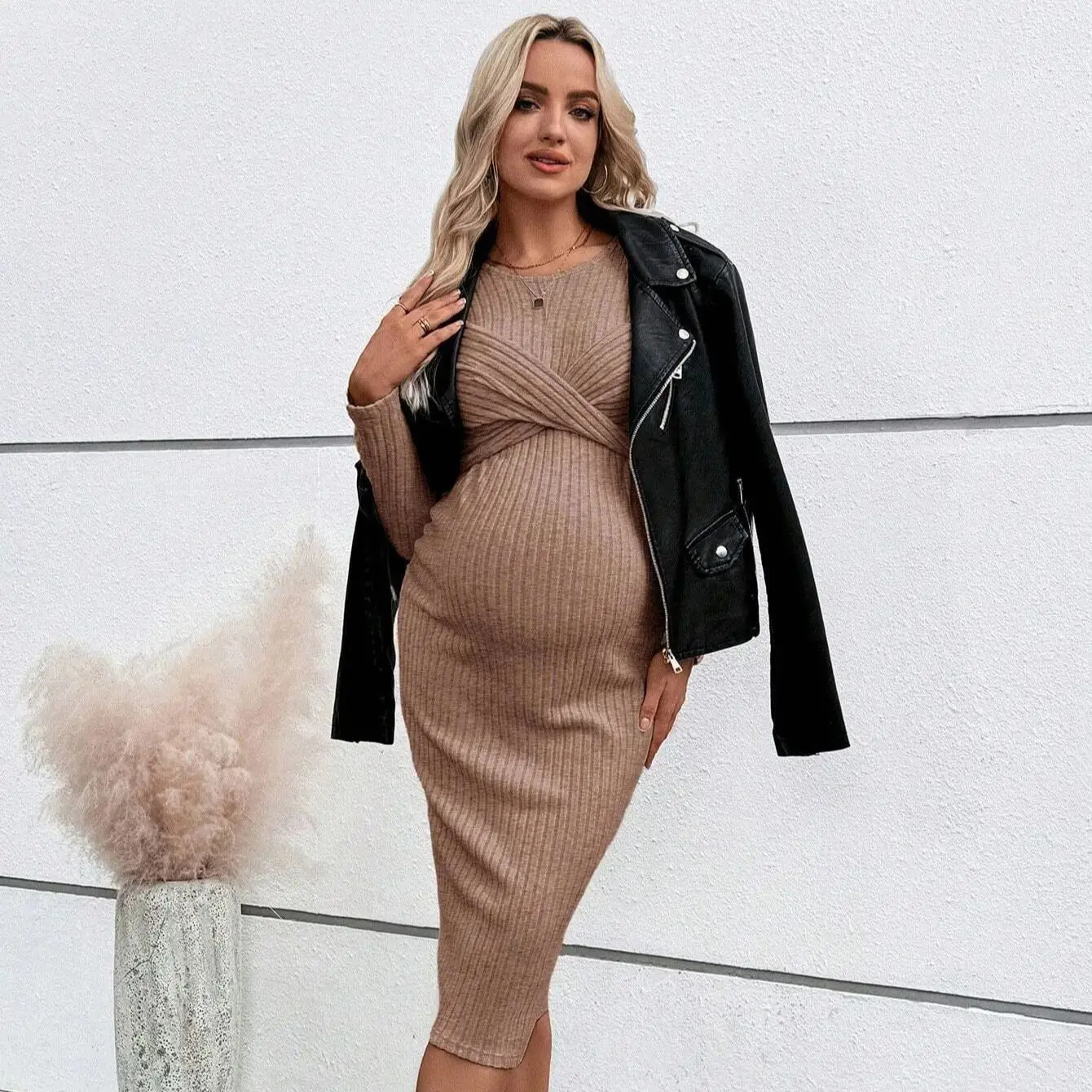 

Autumn Winter Long Sleeve Knitted Maternity Dress Loose-Fit Versatile Knitwear Pregnancy Clothes Casual Dress For Pregnant Women