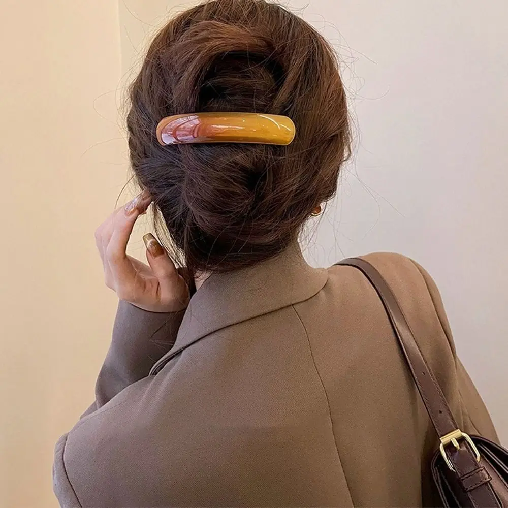 

Creative Elliptical Leopard Print Hair Clip Arc Geometric Spring Clip PVC Korean Style Large Hairpin Girl