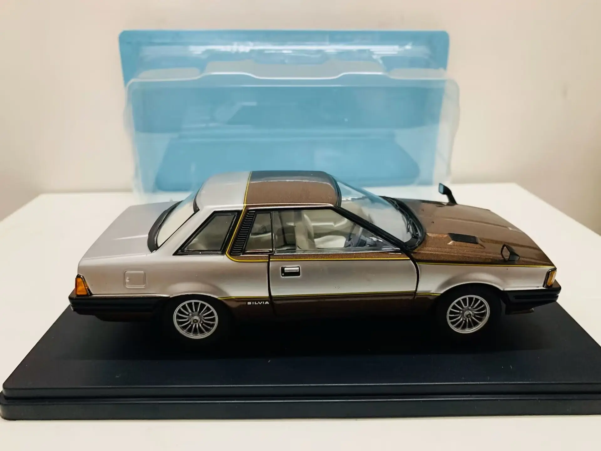 Silvia Hard Top Dohc RS Extra 1982 2 Open Door 1:24 Scale Die-Cast Model Car New