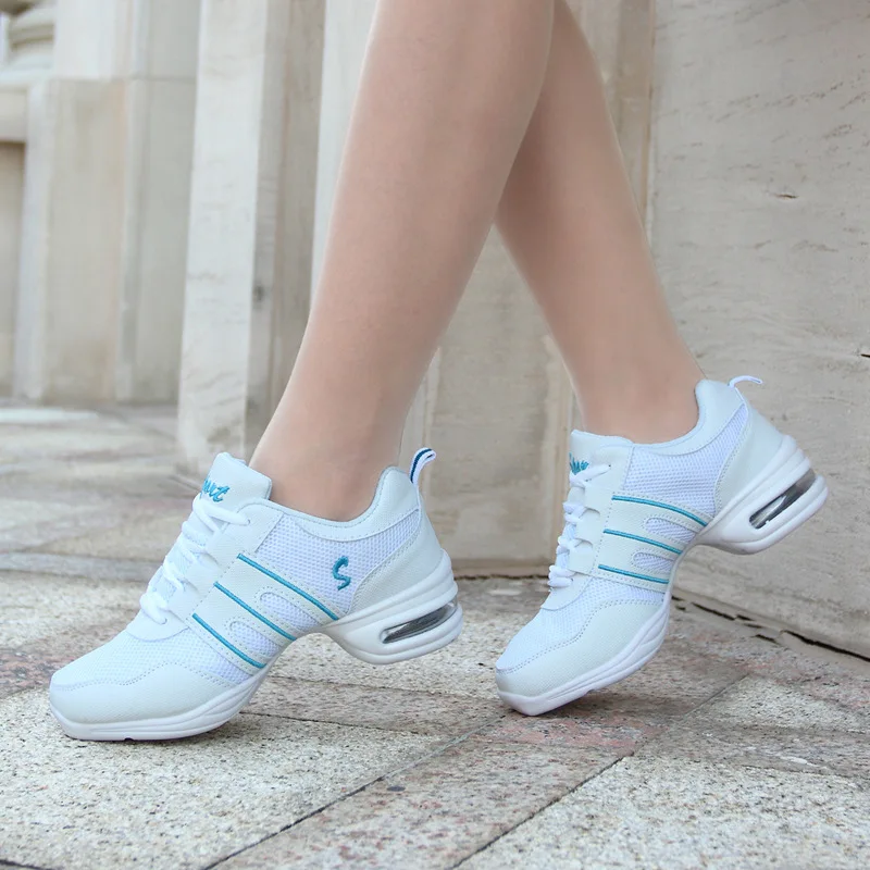 Baskets de danse à semelle souple en maille, chaussures de Fitness légères et respirantes pour femmes