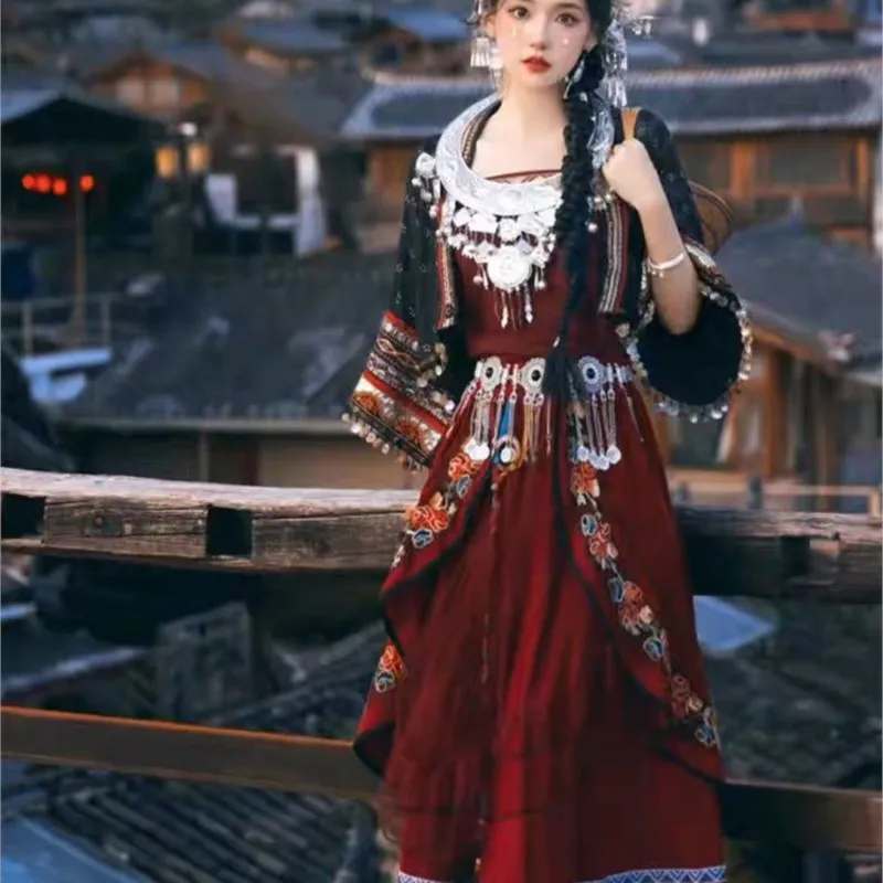 

Photo suit long dress exotic girl travel shooting clothing