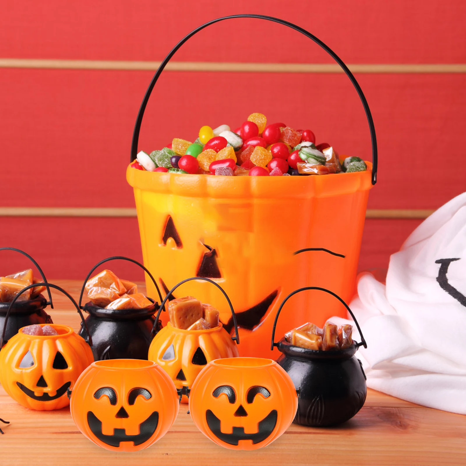 

6pcs Plastic Pumpkin Orange Halloween Treat Bucket Portable Party Candy Jar Decorative Favor Holder Halloween Party Bucket