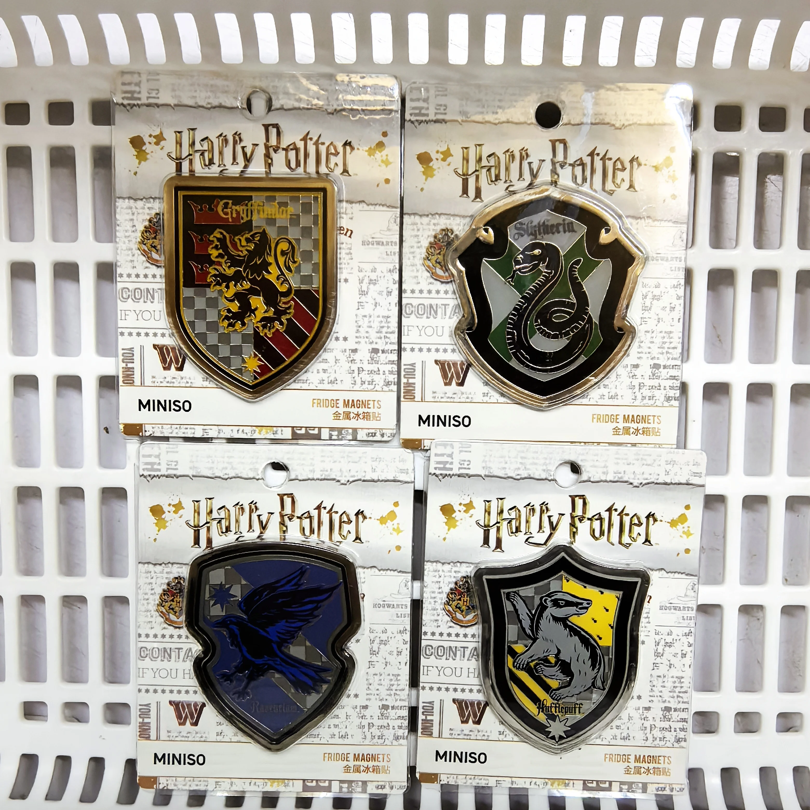 Miniso Harry Potter Series Metal Refrigerator College Badge Gryffindor Slytherin High-Value Jewelry Decorative Stickers Gifts