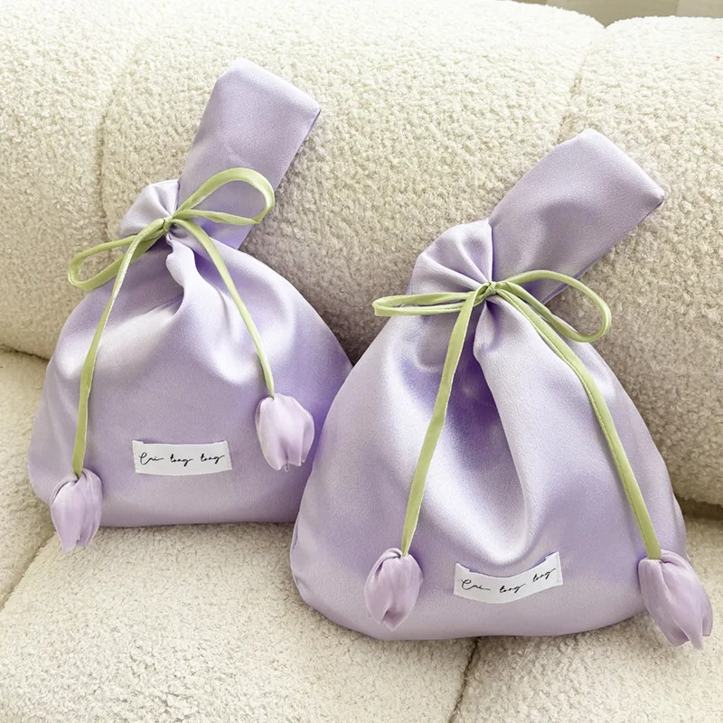 Vest Shape Tulip Wrist Bag Tope Handle Large Capacity Wedding Beauty Bag New Chinese Style Silk Cloth Hanfu Handheld Bag Gift
