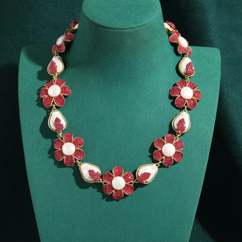

Vintage Pearl Red Flower Choker Necklace Charm Antique Gold Plated Baroque Jewelry Rhinestone Wedding Bridesmaid Elegant Jewelry