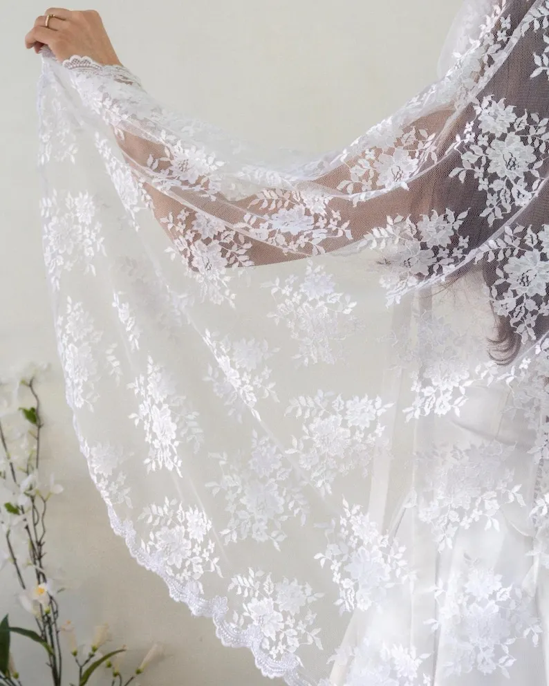 accessori-per-matrimonio-velo-da-sposa-in-stile-spagnolo-pizzo-chantilly-francese-vintage-floreale-velo-nuziale-fatto-a-mano