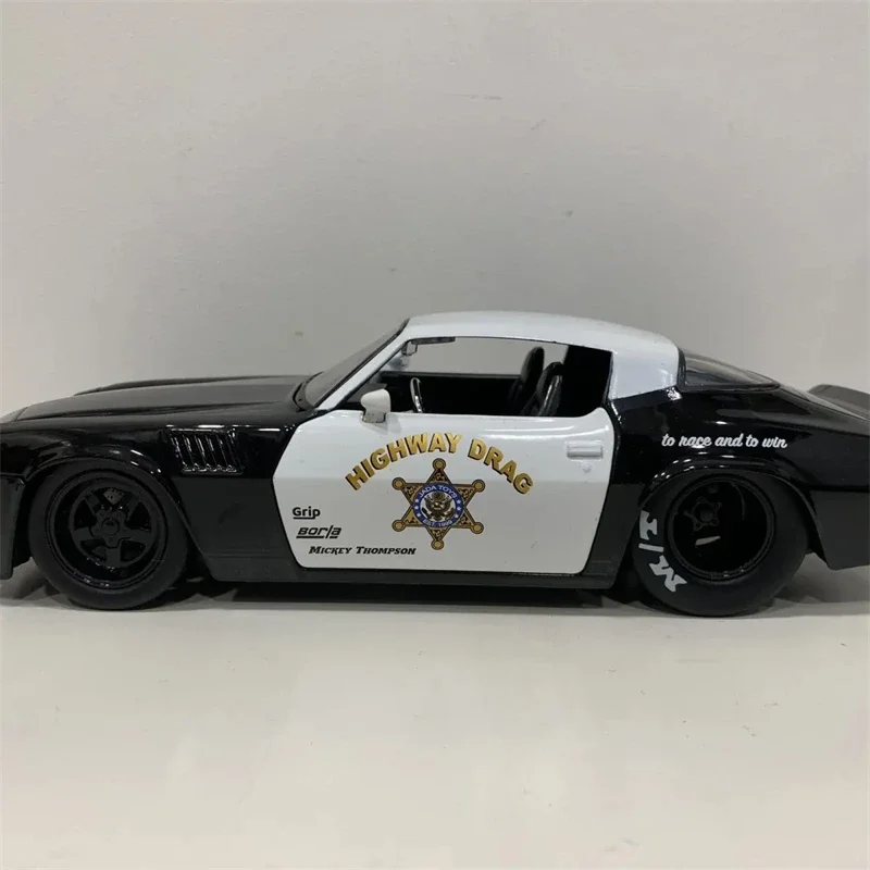 1:24 1979 Chevrolet Camaro Z28 police car Simulation Diecast Car Metal Alloy Model Car Children\'s toys collection gifts J237