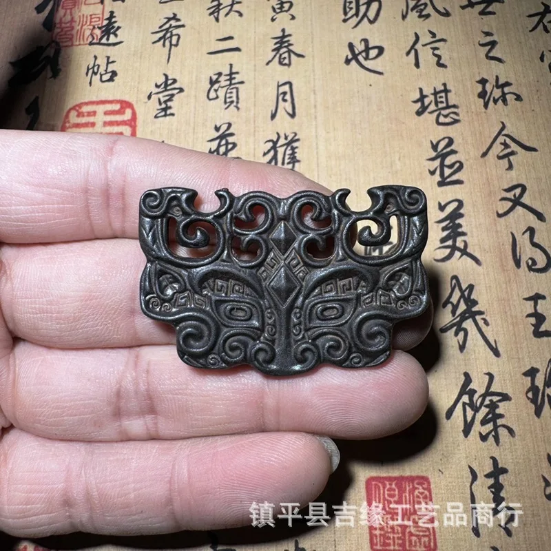 

Nepal Tibetan Style Tibetan Plate Engraved Double Pestle Four Methods Pendant Necklace Iron Jewelry